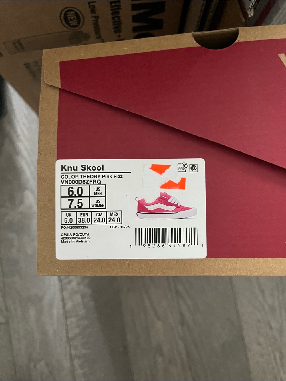 Vans women’s ' Pink Old Skool Sneakers KNU - Picture 6 of 6